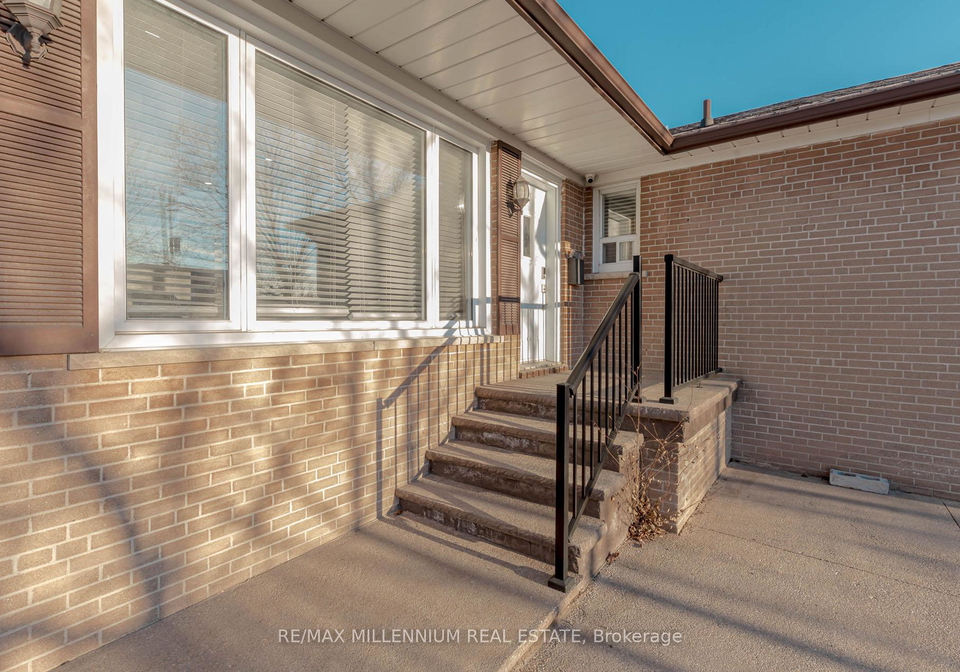 2085-bridge-road-oakville-ontario-w12248491