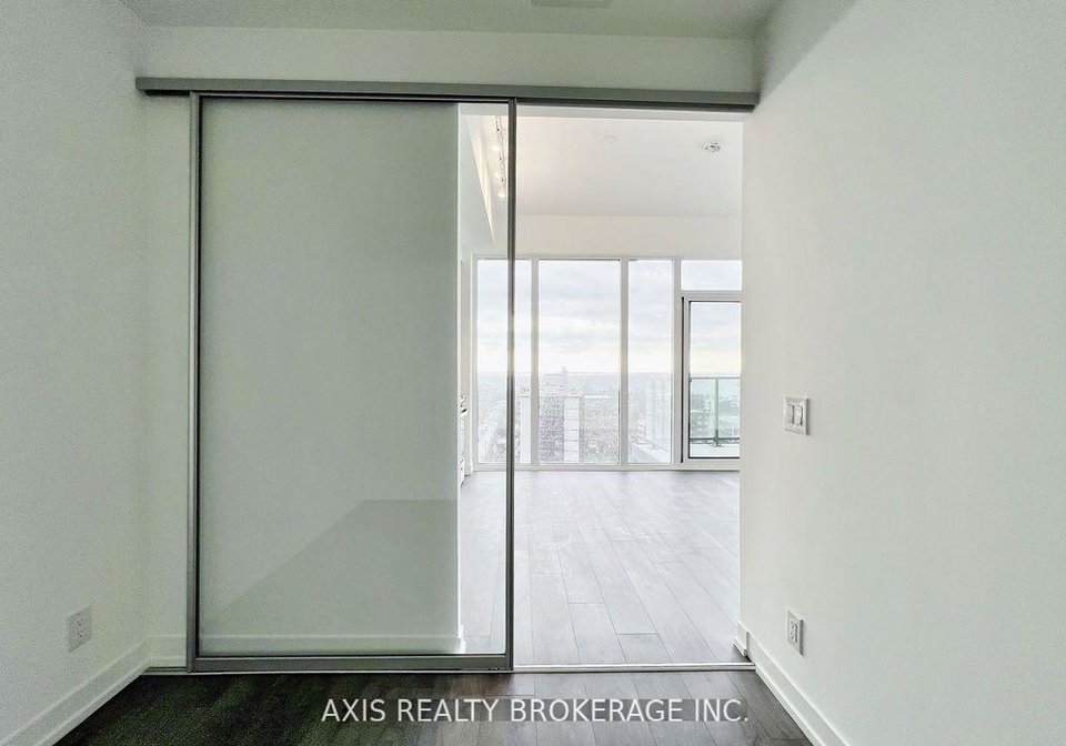 270-dufferin-street-toronto-ontario-w12248642