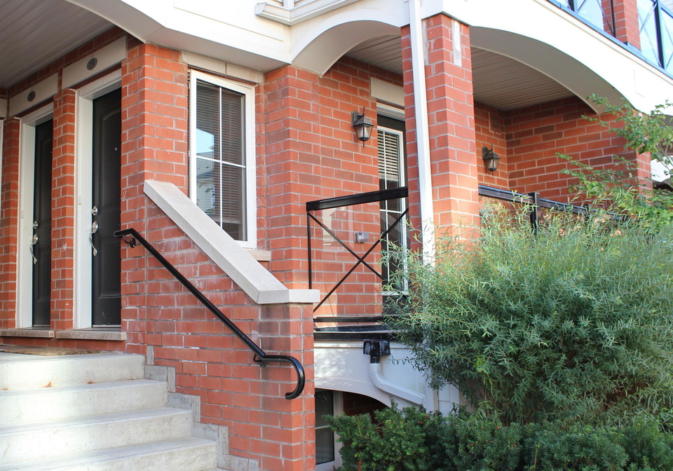 2480-post-road-oakville-ontario-w12249057