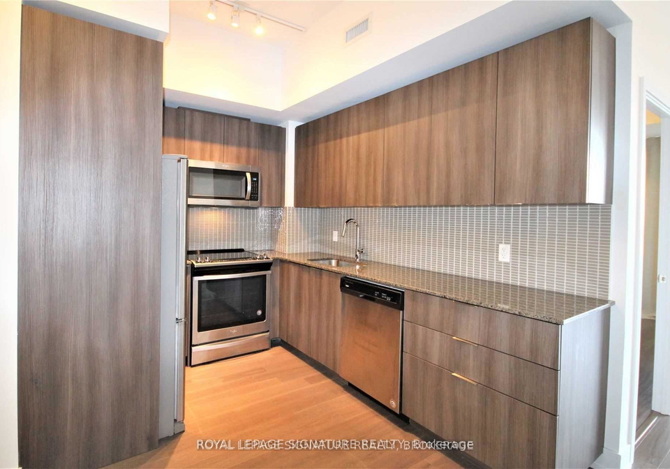 20-shore-breeze-drive-etobicoke-ontario-w12249361