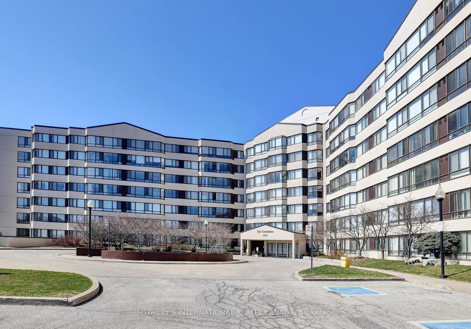 1001-cedarglen-gate-mississauga-ontario-w12249549