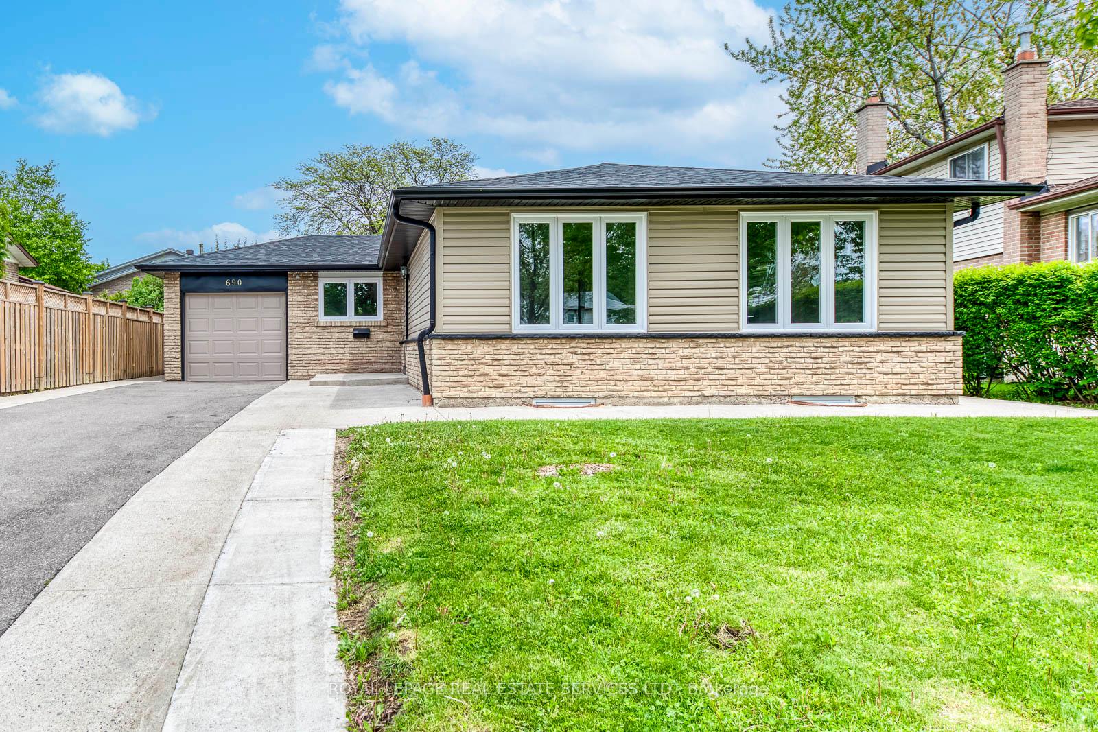 690-valley-boulevard-mississauga-ontario-w12249830