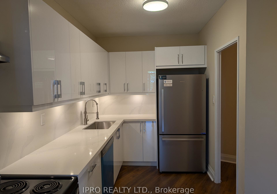 5250-lakeshore-road-burlington-ontario-w12249874