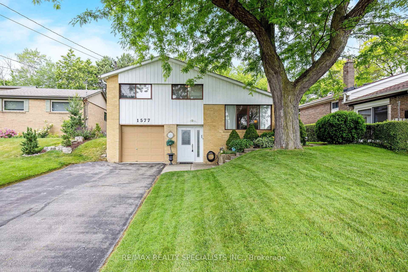 1577-loconder-court-mississauga-ontario-w12249958