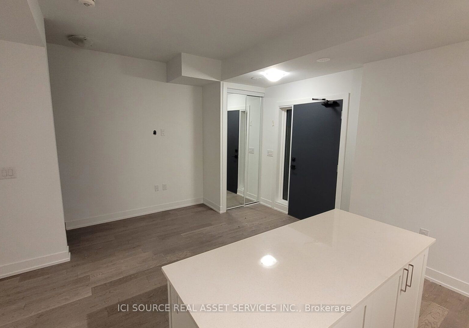1085-douglas-mccurdy-common-mississauga-ontario-w12250261