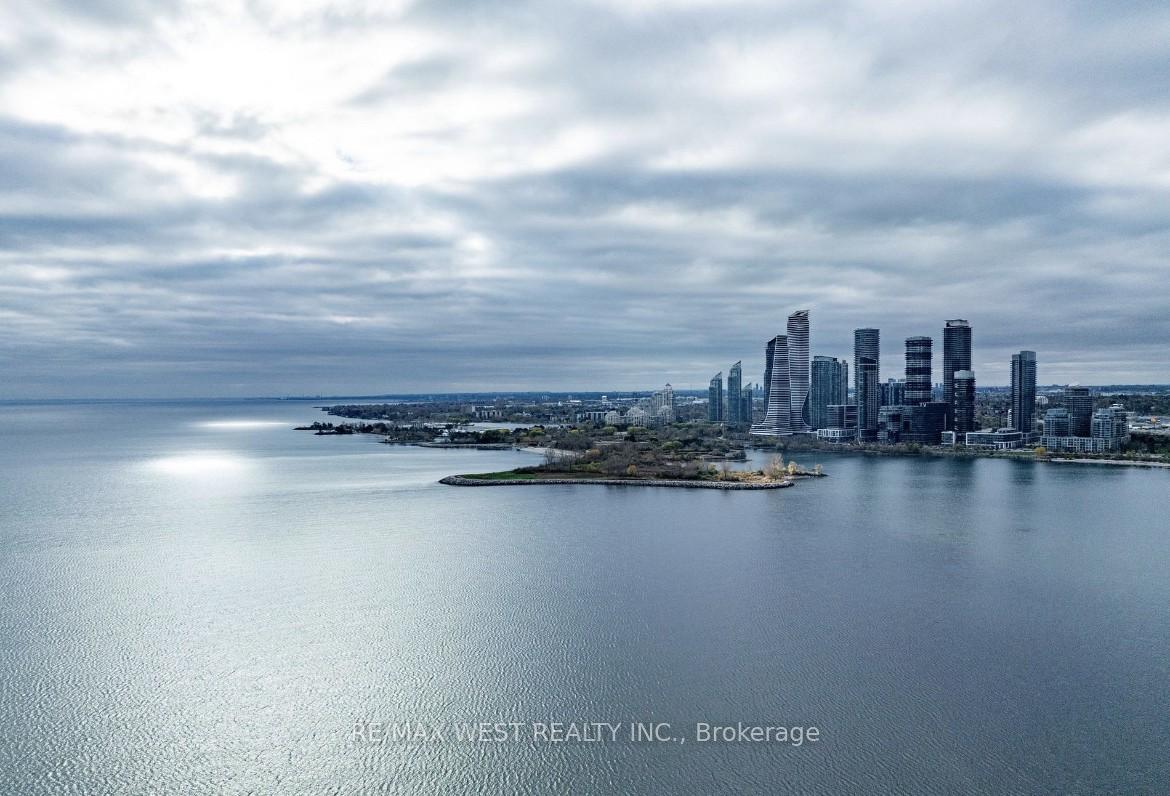 30-shore-breeze-drive-sw-etobicoke-ontario-w12250310