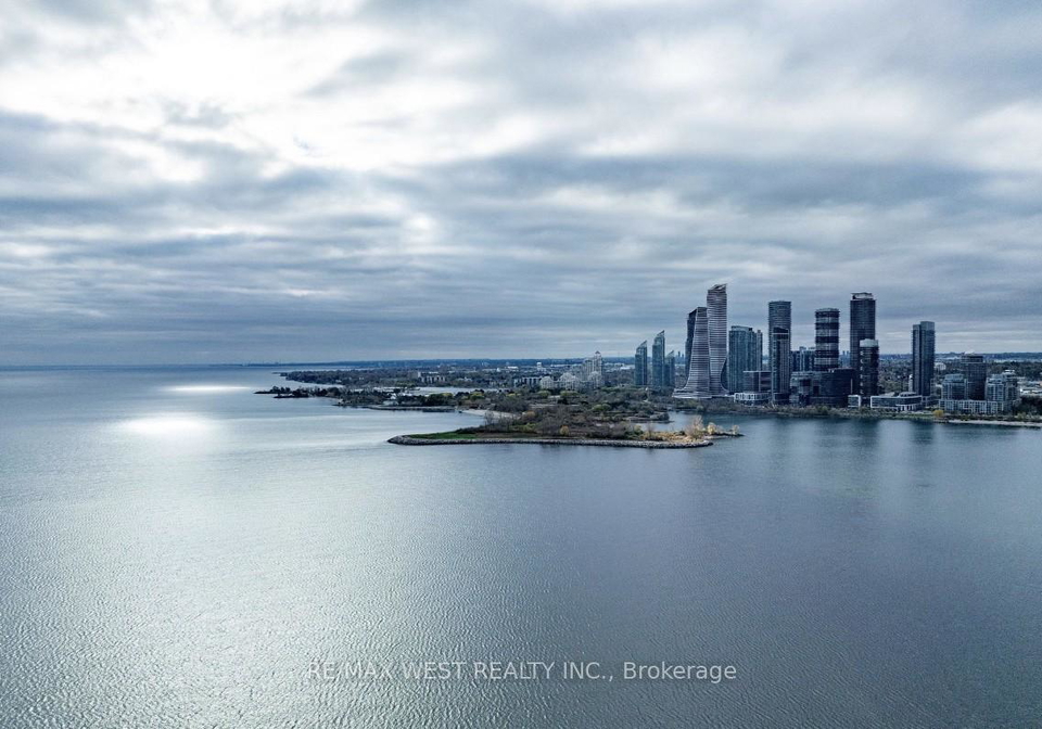 30-shore-breeze-drive-sw-etobicoke-ontario-w12250310