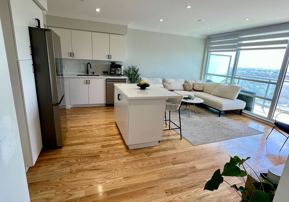 2240-lake-shore-boulevard-w-etobicoke-ontario-w12250446