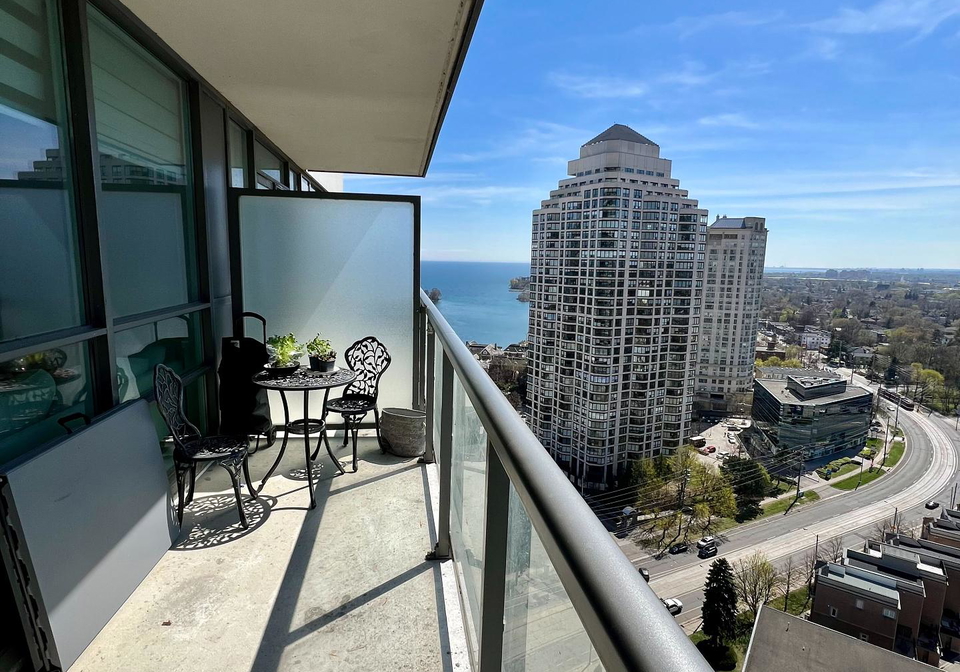 2240-lake-shore-boulevard-w-etobicoke-ontario-w12250446