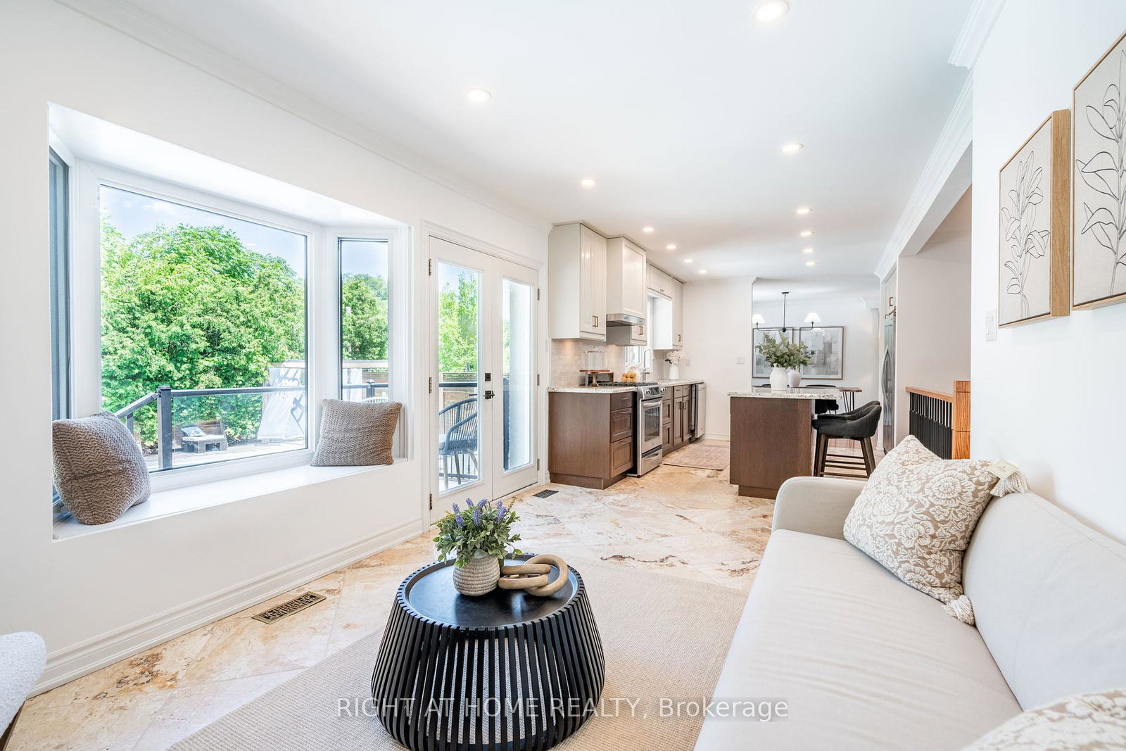 1371-strathy-avenue-mississauga-ontario-w12250447