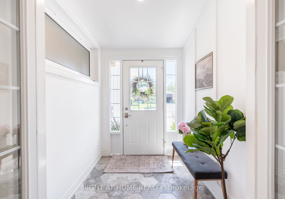 1371-strathy-avenue-mississauga-ontario-w12250447