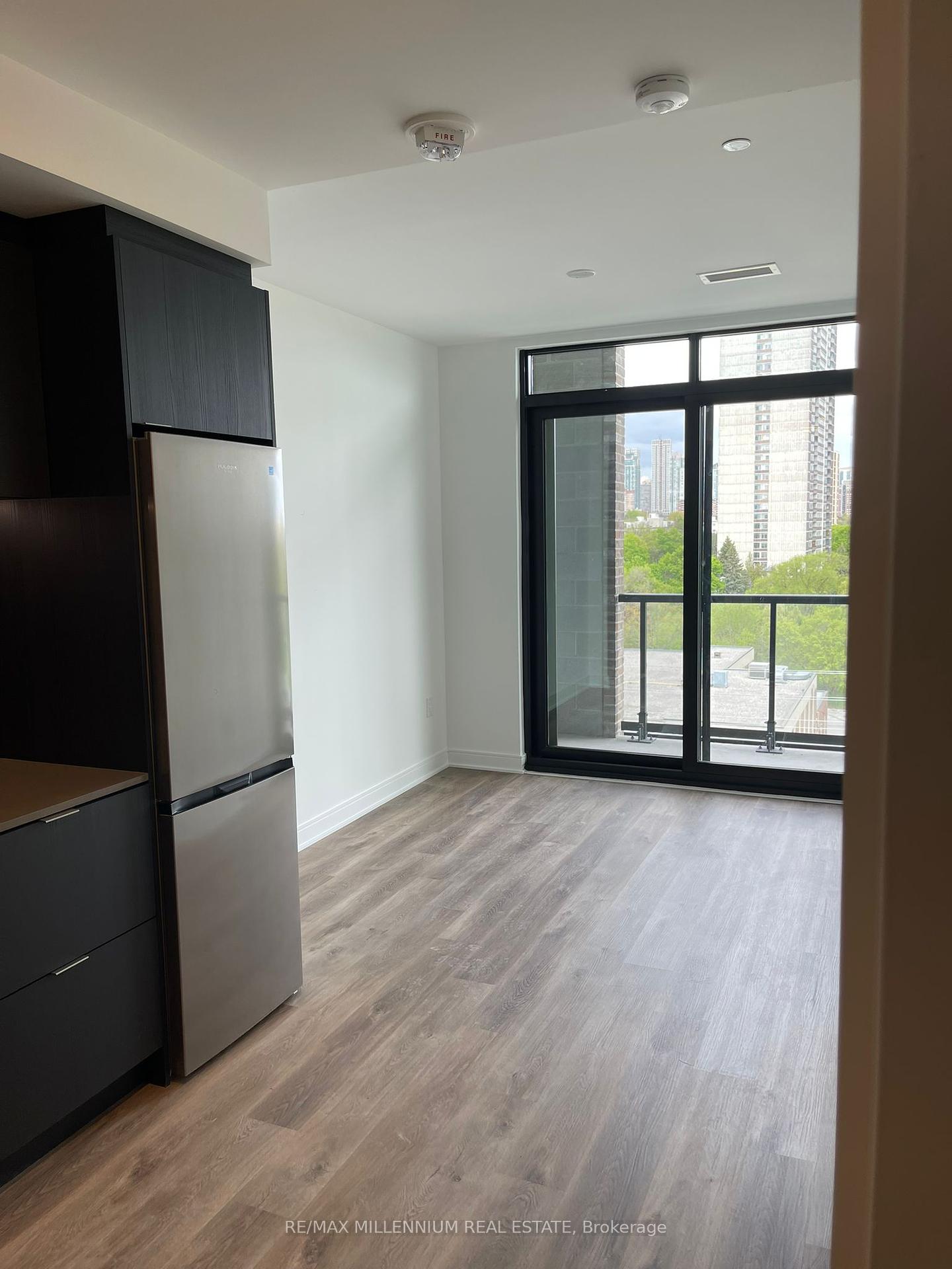 86-dundas-street-e-mississauga-ontario-w12250491
