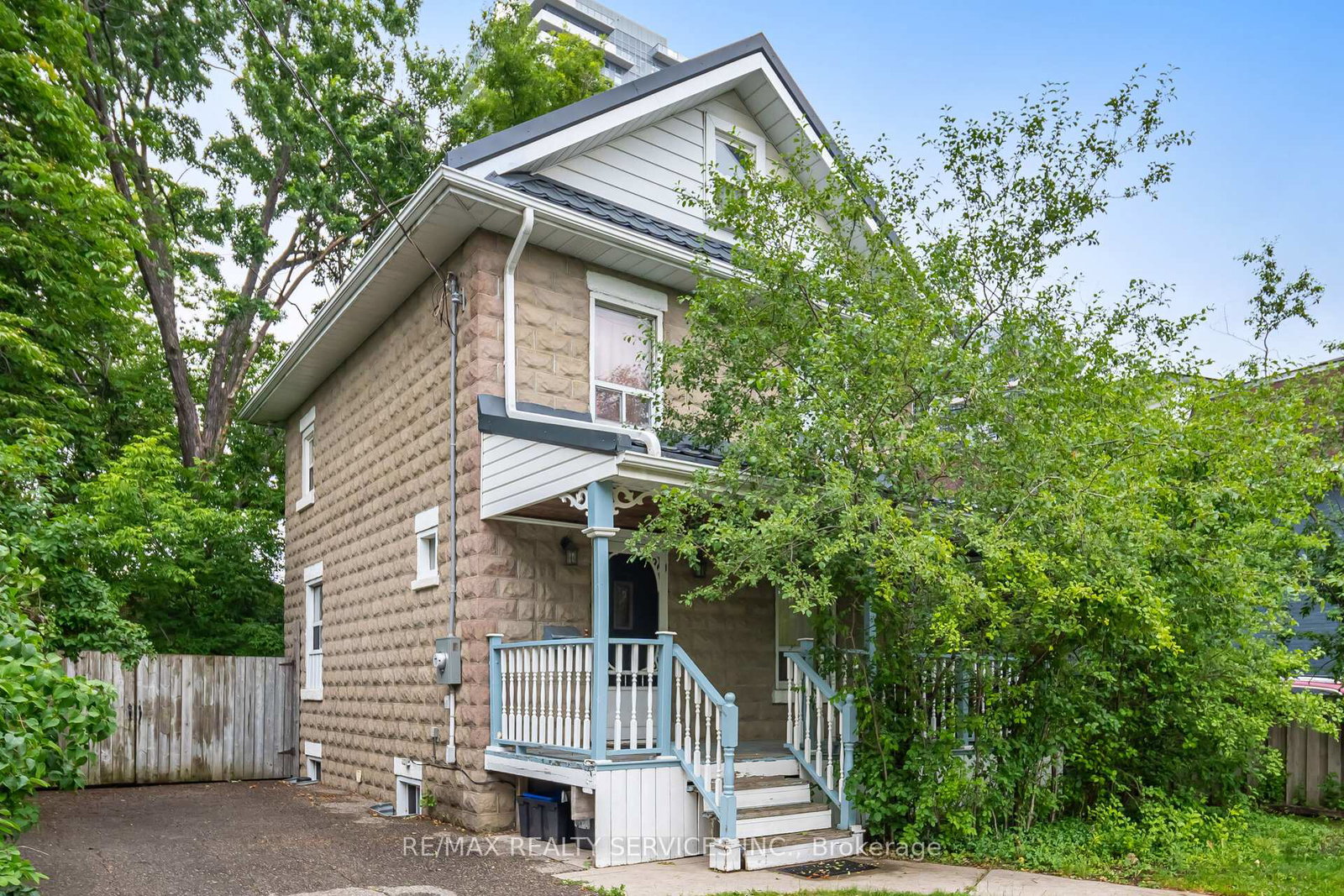24-hillcrest-avenue-brampton-ontario-w12251033