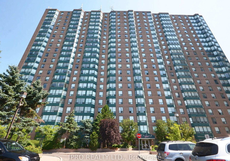 135-hillcrest-avenue-mississauga-ontario-w12251589