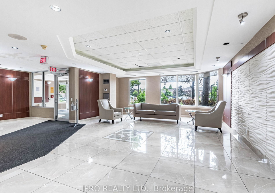 135-hillcrest-avenue-mississauga-ontario-w12251589