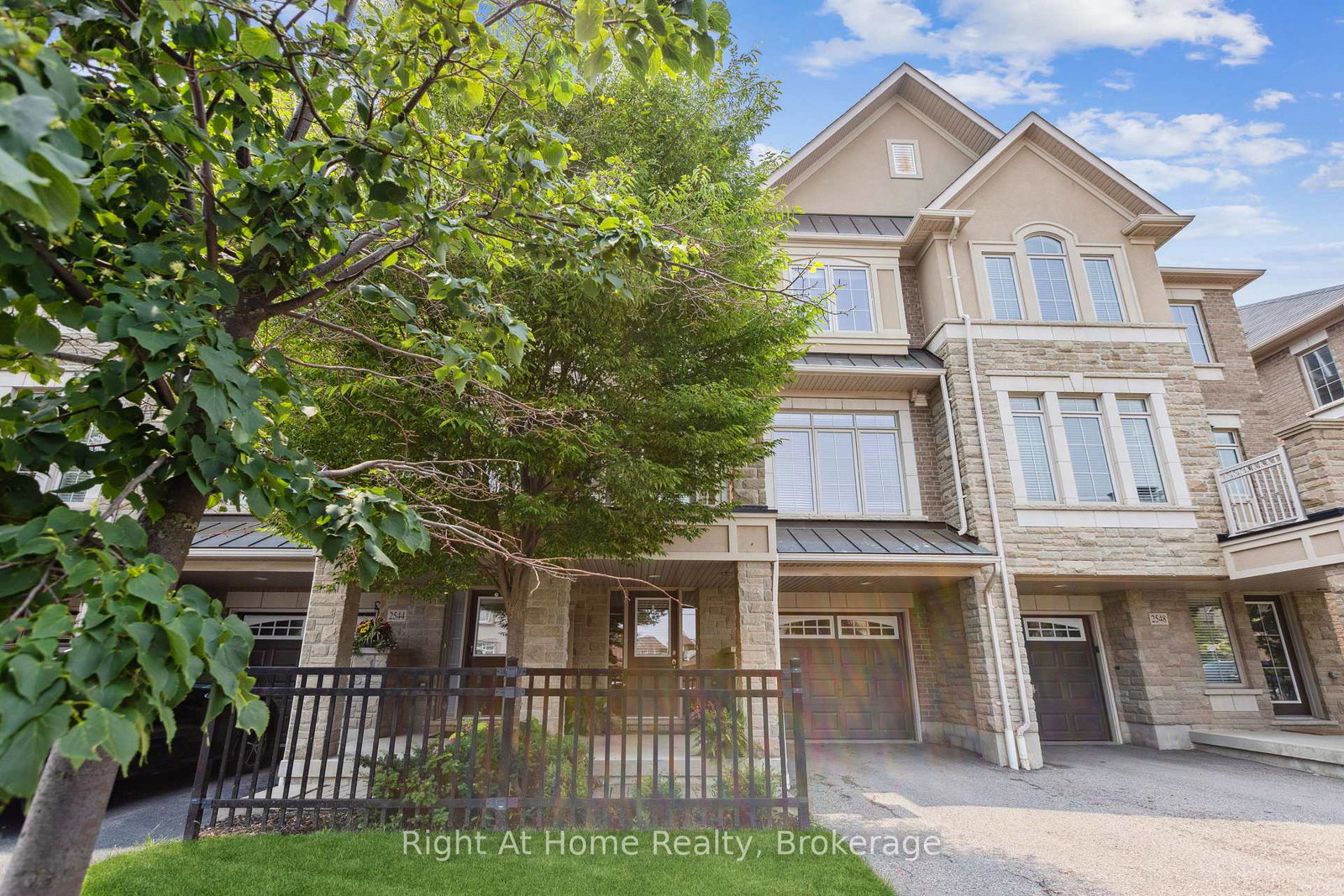 2546-grand-oak-trail-oakville-ontario-w12251630