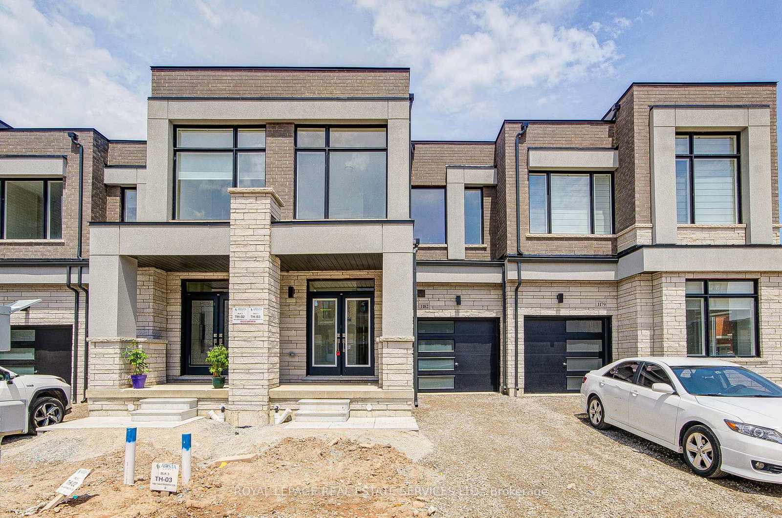1180-dartmouth-crescent-oakville-ontario-w12251773