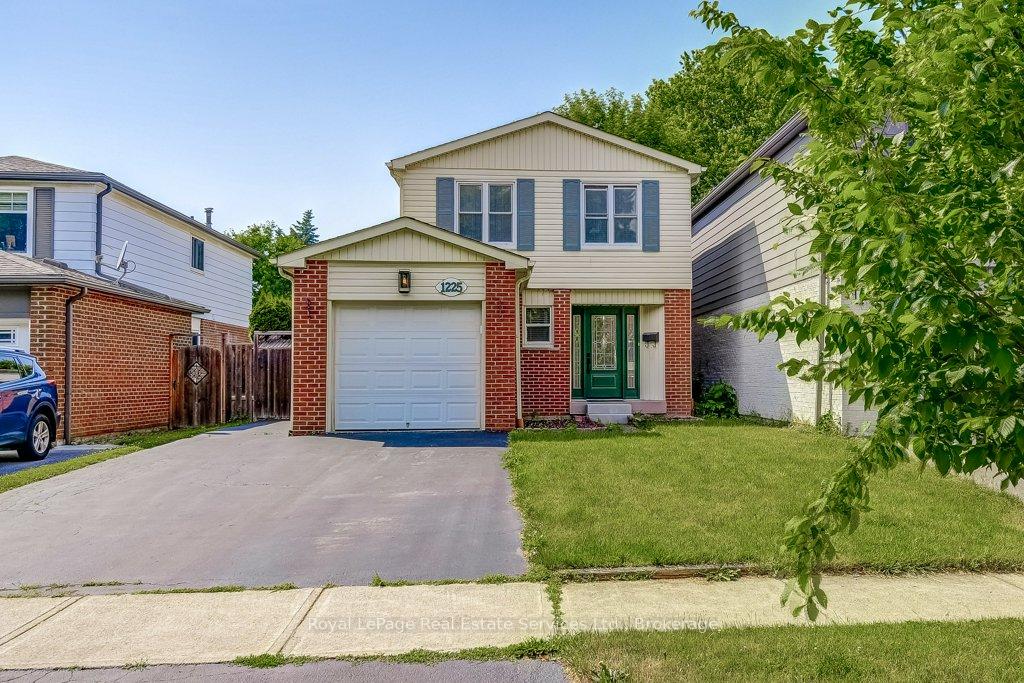 1225-consort-crescent-burlington-ontario-w12251817