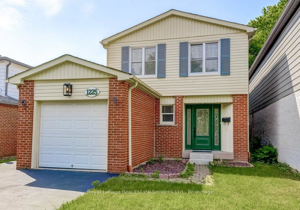 1225-consort-crescent-burlington-ontario-w12251817
