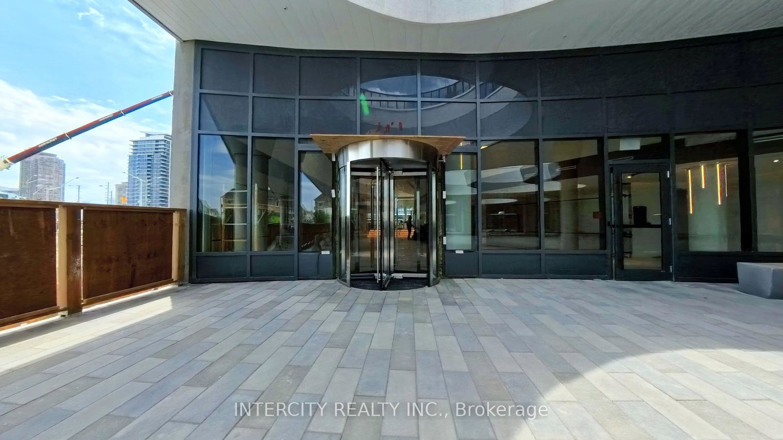 5105-hurontario-street-mississauga-ontario-w12252077
