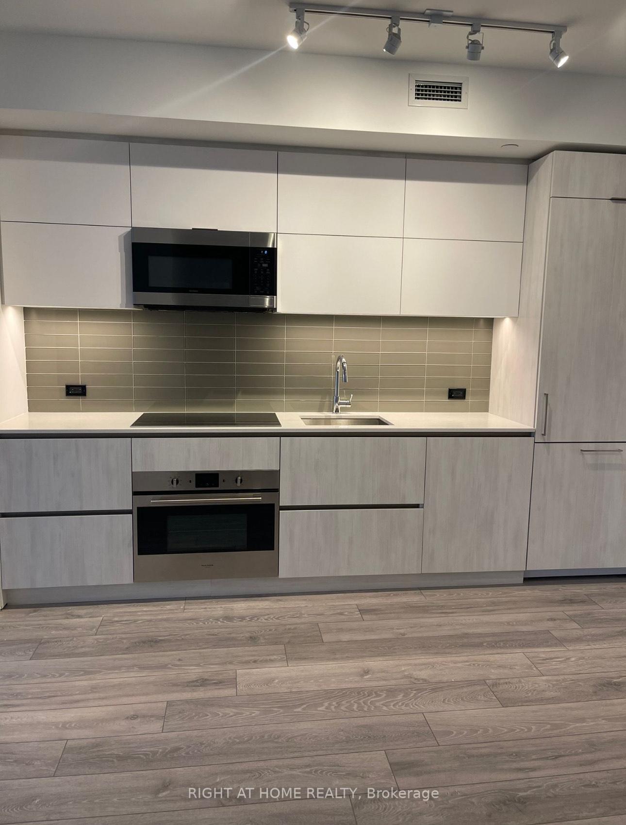 21-park-street-mississauga-ontario-w12252740
