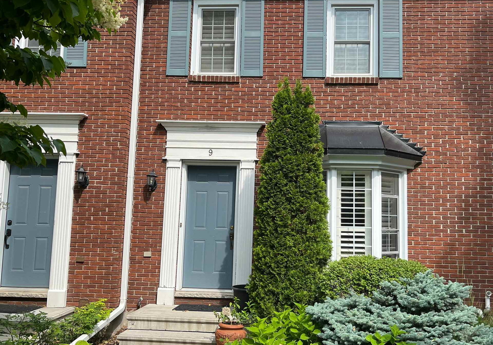 1280-maple-crossing-boulevard-burlington-ontario-w12253109