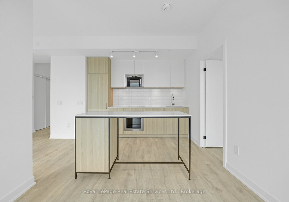 220-missinnihe-way-mississauga-ontario-w12253140