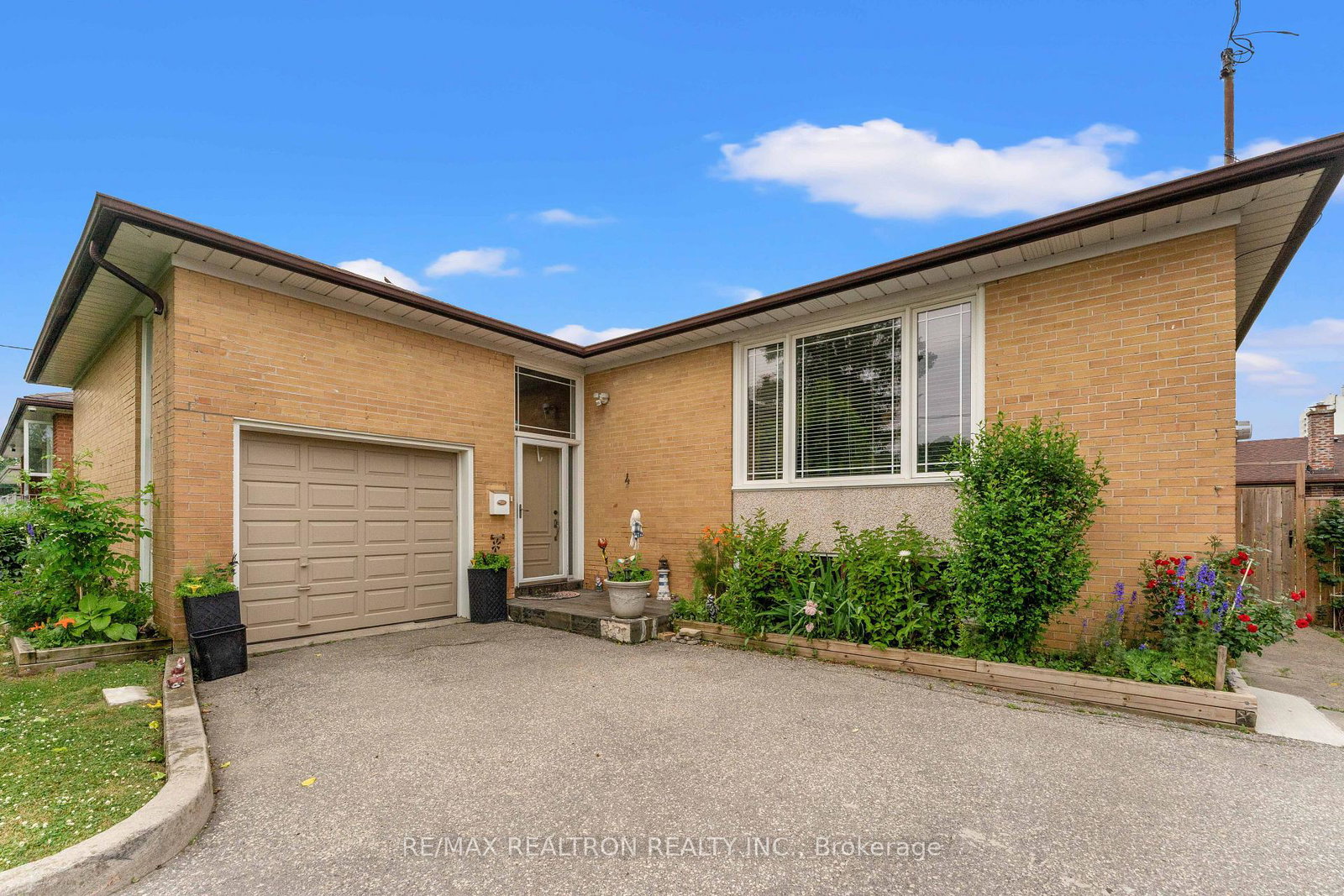4-peacham-crescent-york-ontario-w12253519