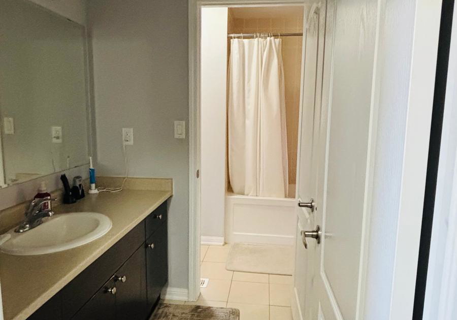 8-old-cleeve-crescent-brampton-ontario-w12253602