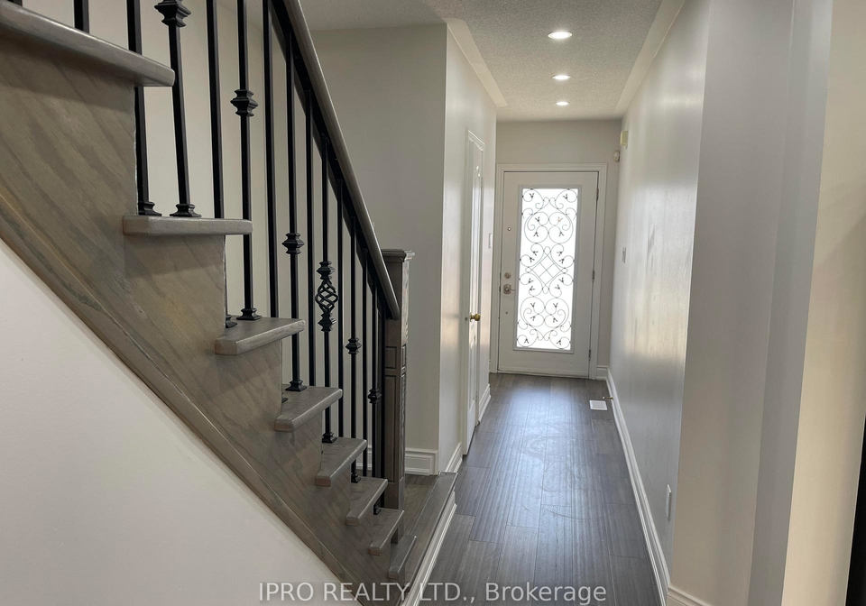 823-fable-crescent-mississauga-ontario-w12253917
