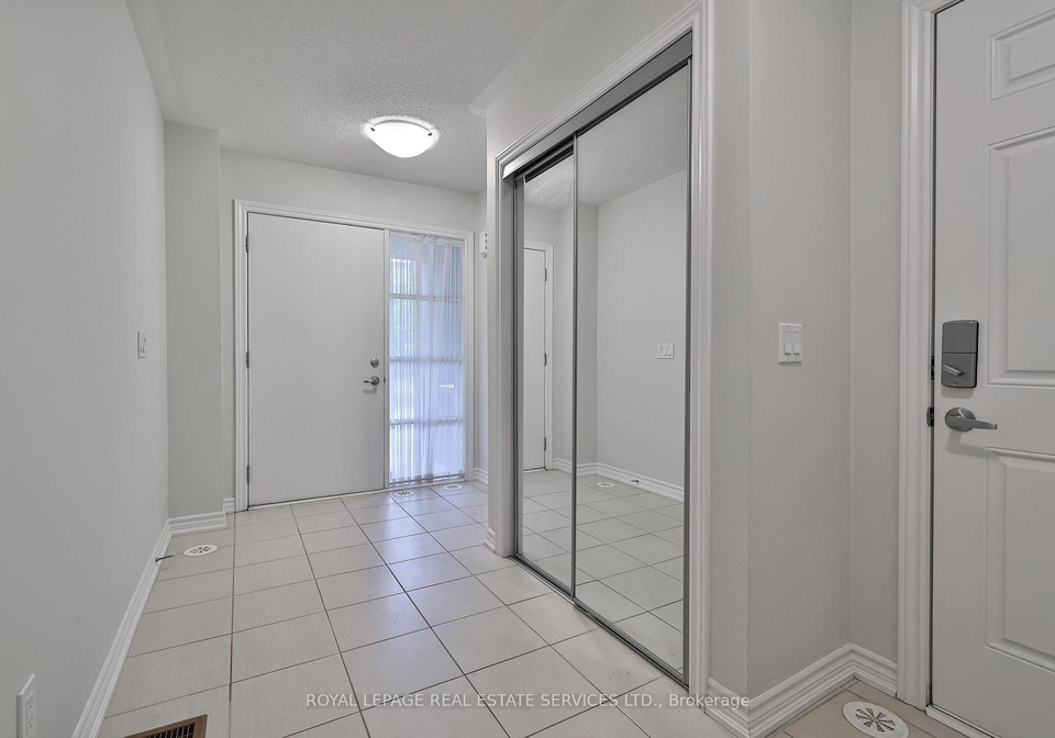 3083-cascade-common-oakville-ontario-w12253989