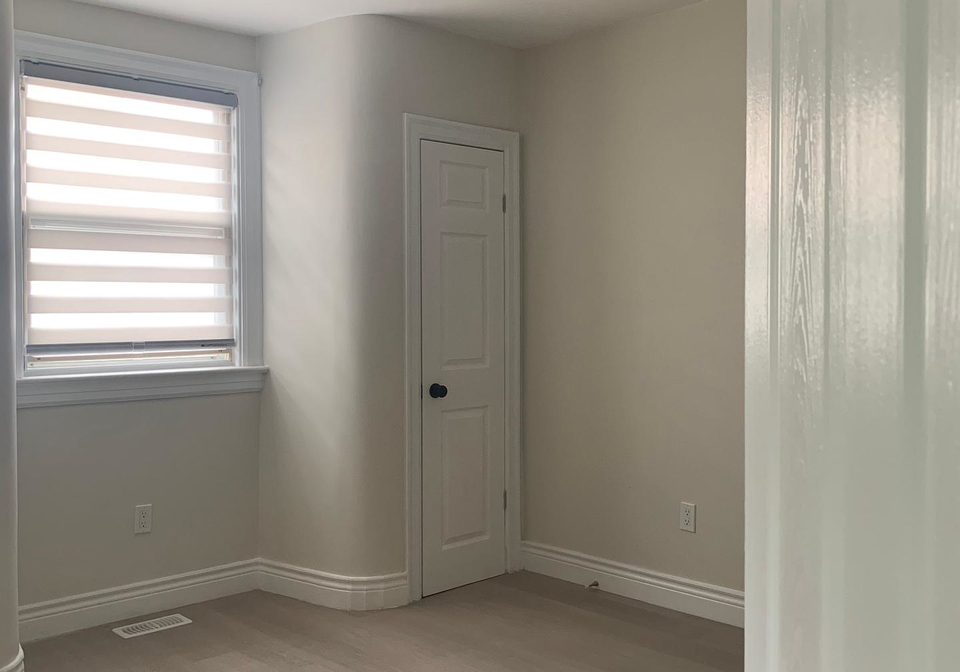 6lightbourn-avenue-s-toronto-ontario-w12254119