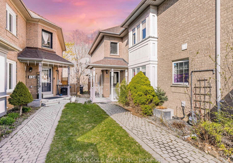140-pressed-brick-drive-brampton-ontario-w12254304