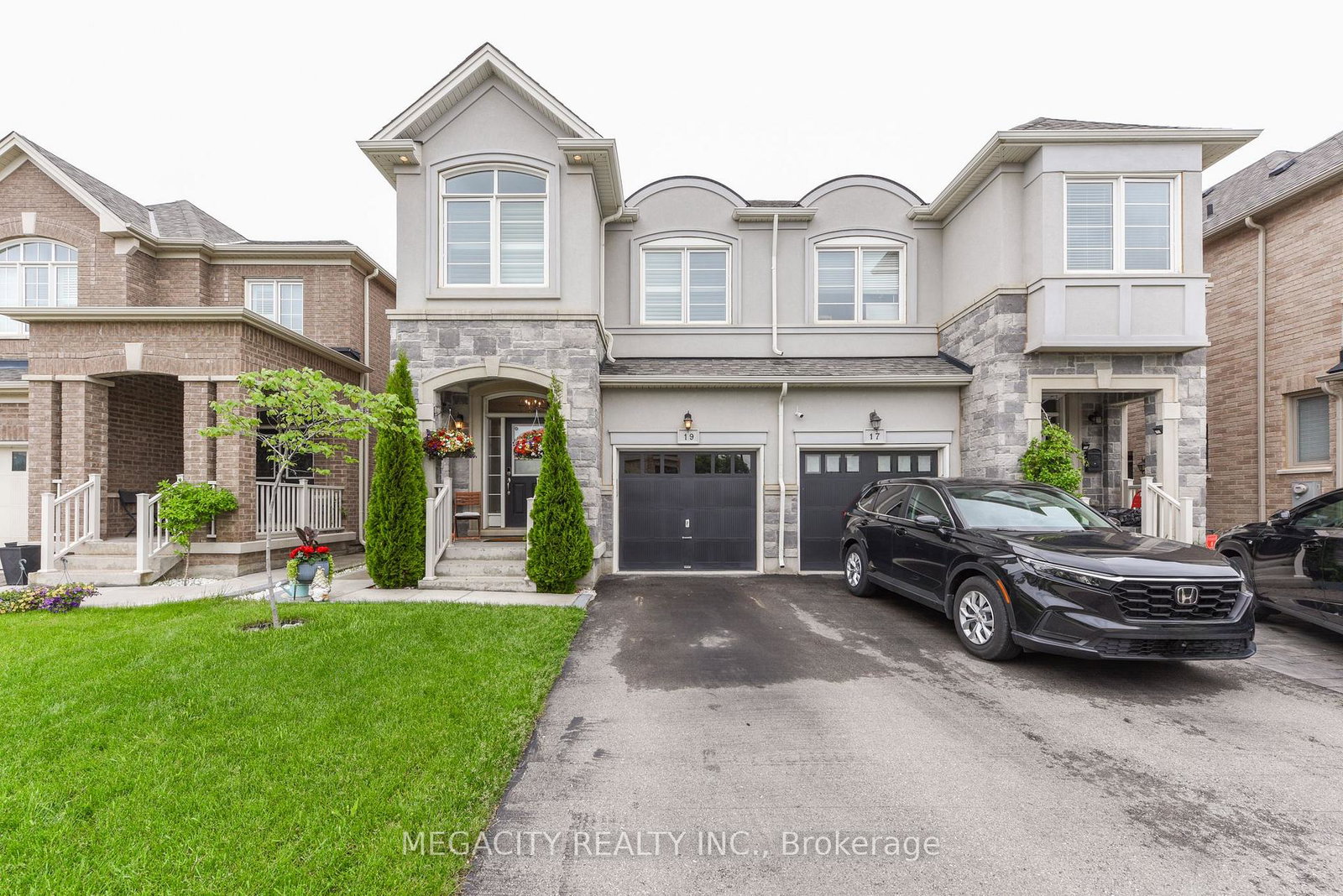 19-gruenwald-gate-brampton-ontario-w12254701