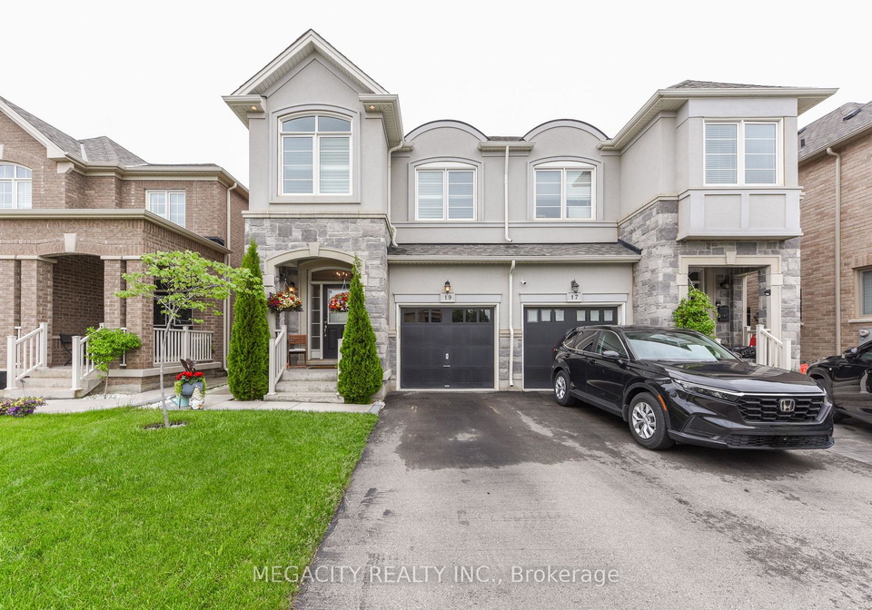 19-gruenwald-gate-brampton-ontario-w12254701