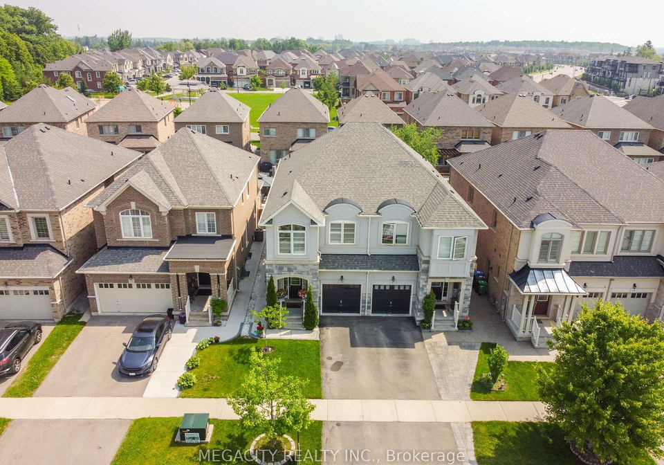 19-gruenwald-gate-brampton-ontario-w12254701