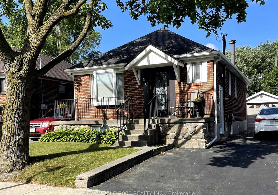 5-parker-avenue-etobicoke-ontario-w12255061