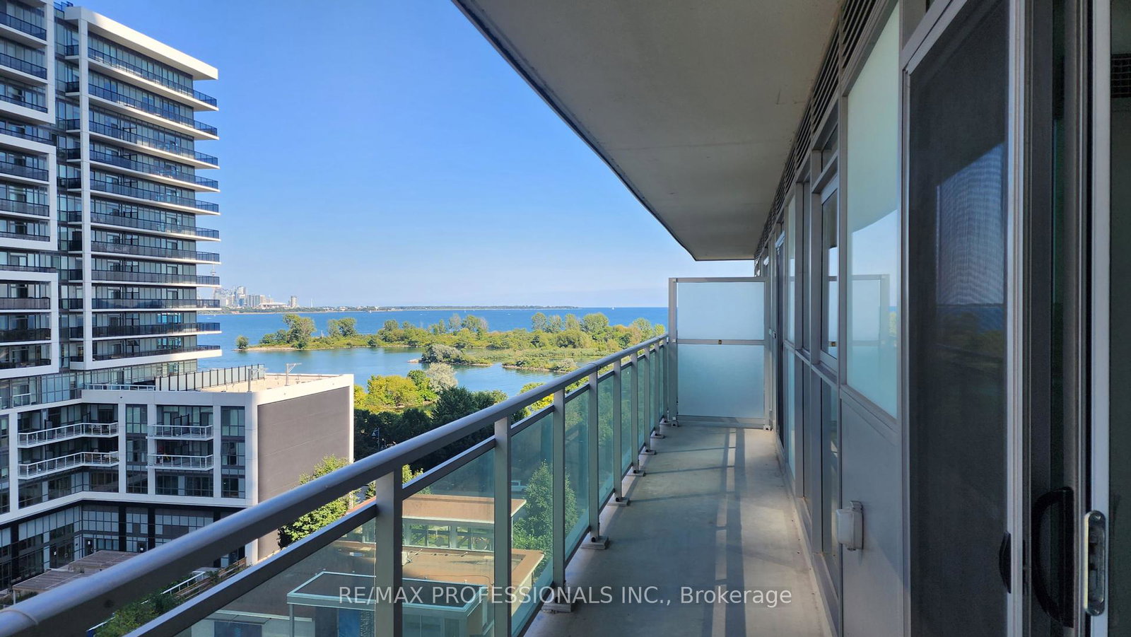 33-shore-breeze-drive-etobicoke-ontario-w12255911