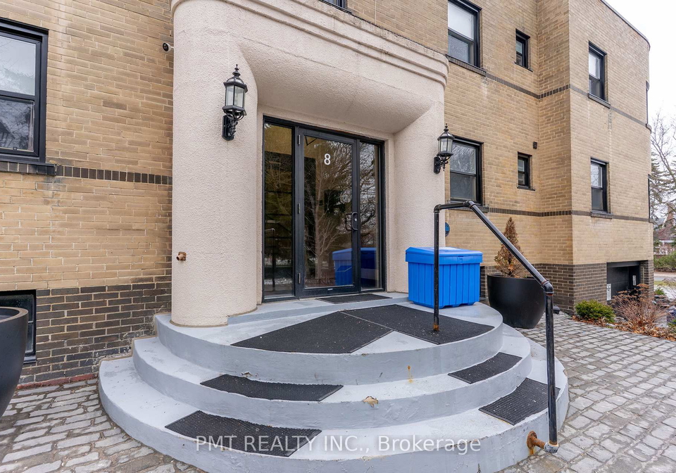 8-wellington-street-w-brampton-ontario-w12256077