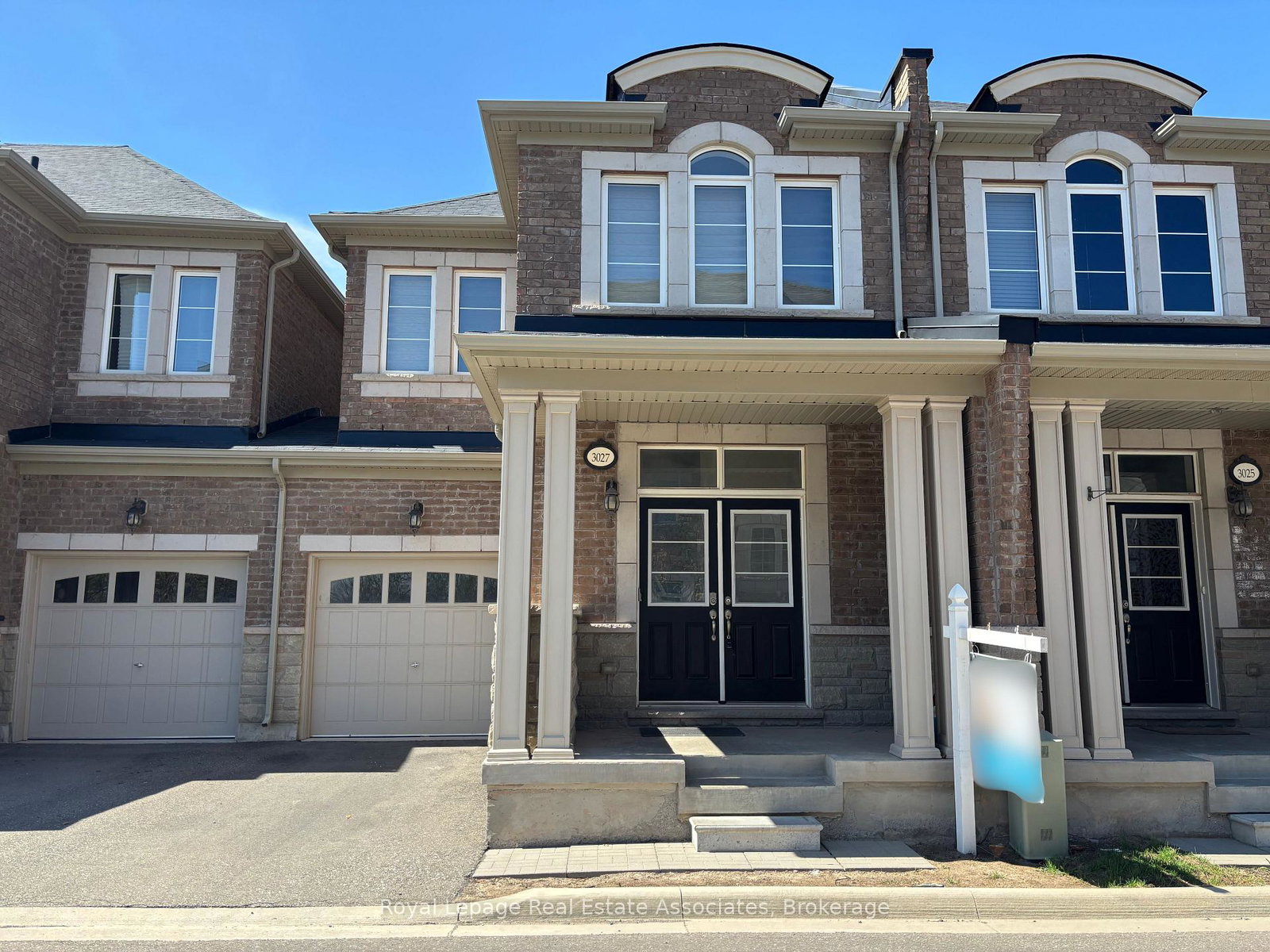 3027-rivertrail-common-oakville-ontario-w12256566