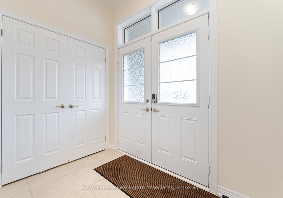 3027-rivertrail-common-oakville-ontario-w12256566