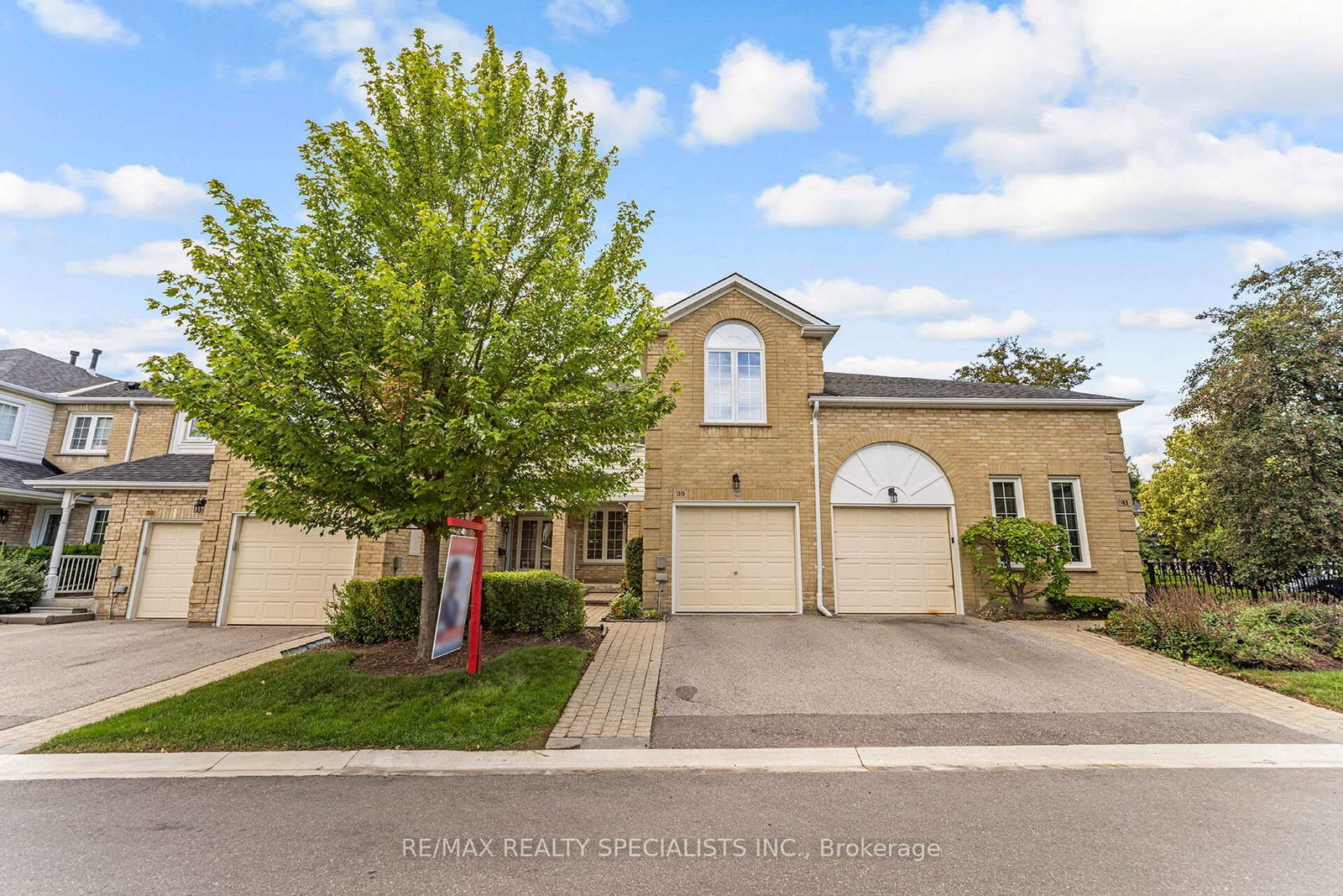 39-heathcliffe-square-brampton-ontario-w12256748