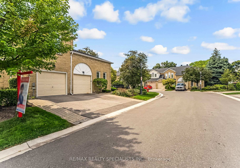 39-heathcliffe-square-brampton-ontario-w12256748