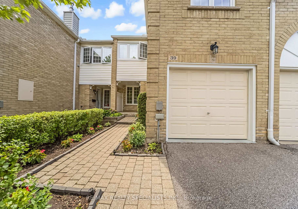 39-heathcliffe-square-brampton-ontario-w12256748