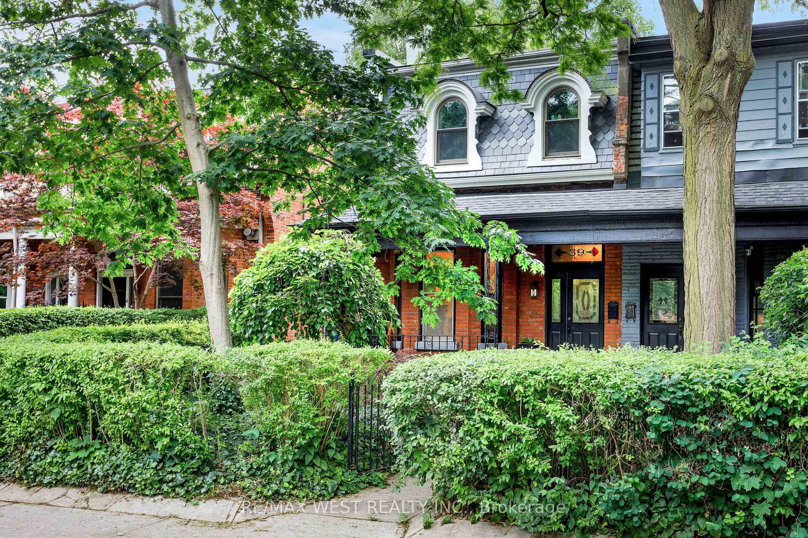 39-melbourne-avenue-toronto-ontario-w12257177