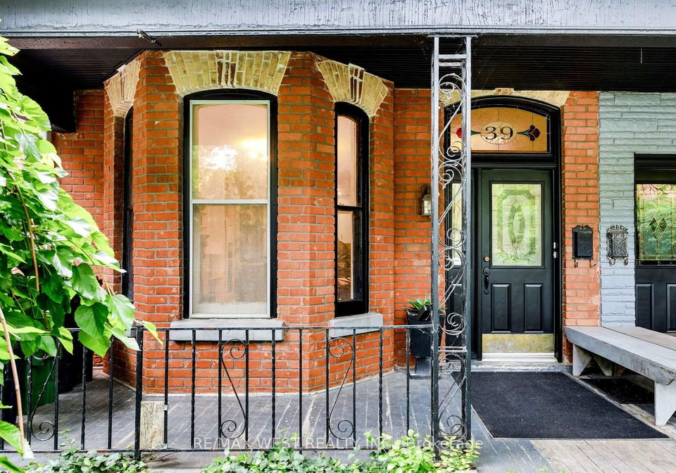 39-melbourne-avenue-toronto-ontario-w12257177