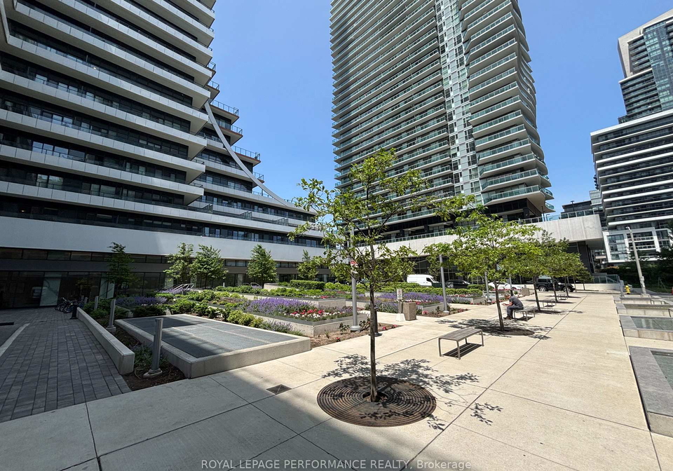 30-shore-breeze-drive-etobicoke-ontario-w12257189