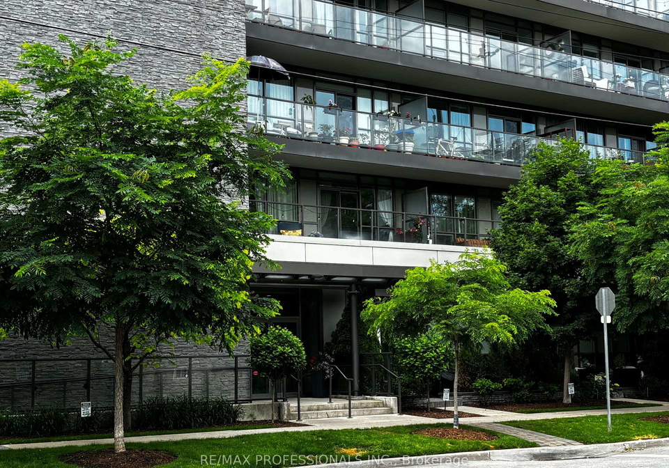 8-fieldway-road-w-etobicoke-ontario-w12257217