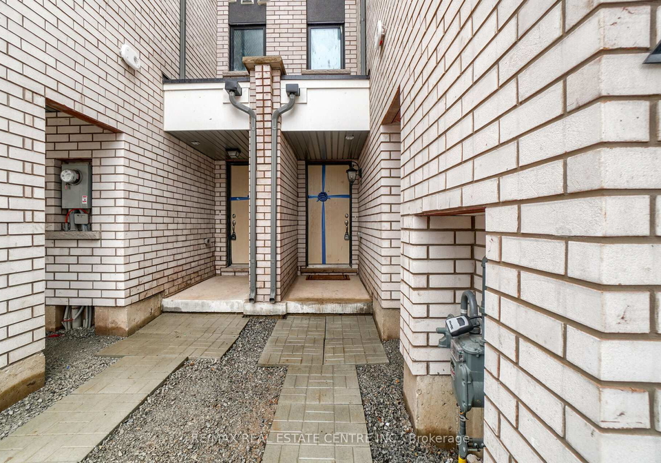 418-bellflower-court-milton-ontario-w12257437