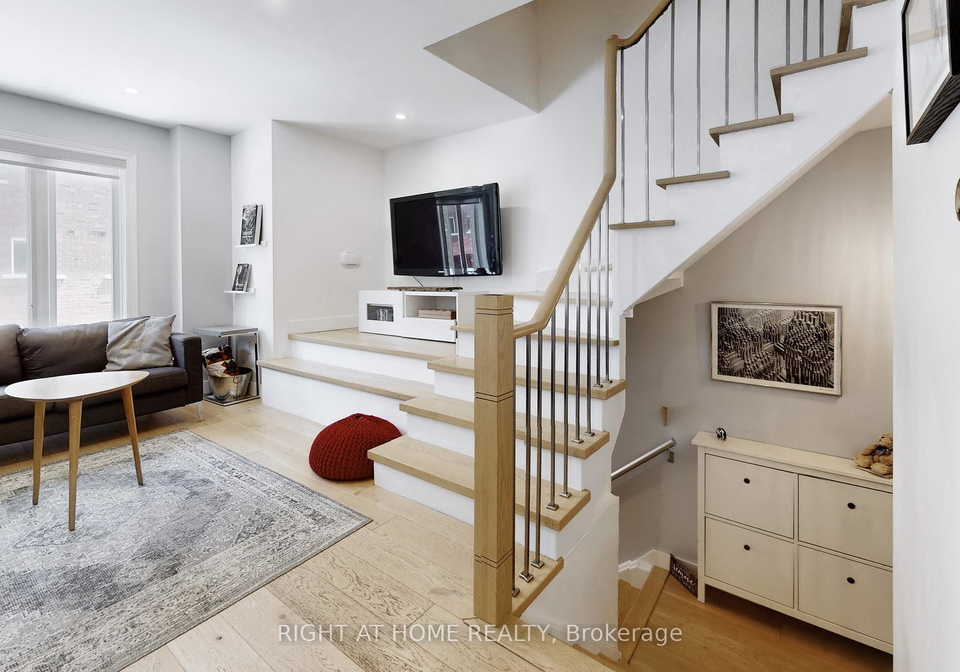 6-grogan-mews-toronto-ontario-w12258189